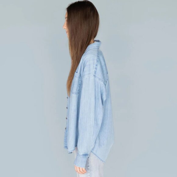 One Wednesday x Jilly Box - The Chambray Button Up - Size M - Picture 2 of 5